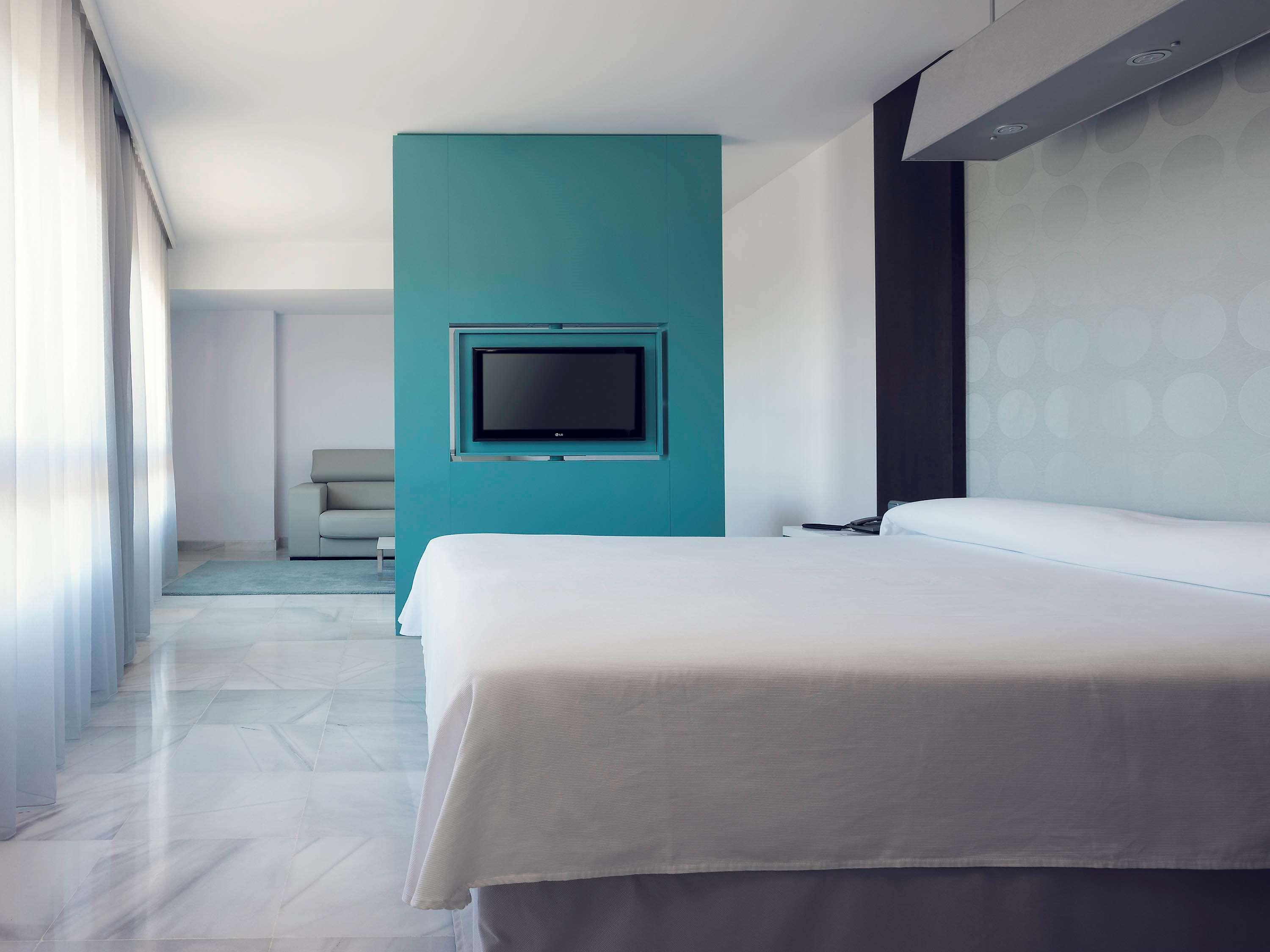 Hotel Suittes 3*